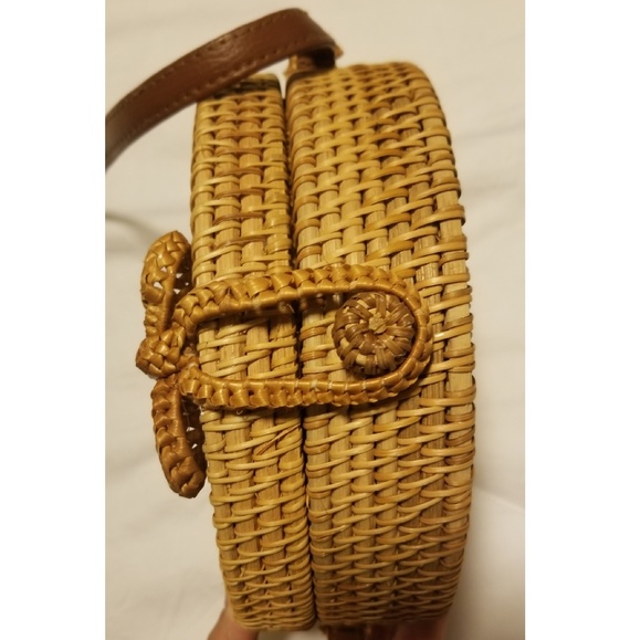 Port Costa Tan Round Woven Purse - Picture 7 of 8
